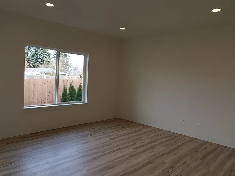 Seven Oaks Luxury Duplexes — Photo 85