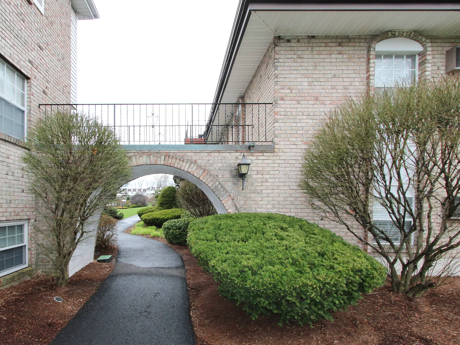 1 bed, 694 sqft, $1,800 — Photo 2