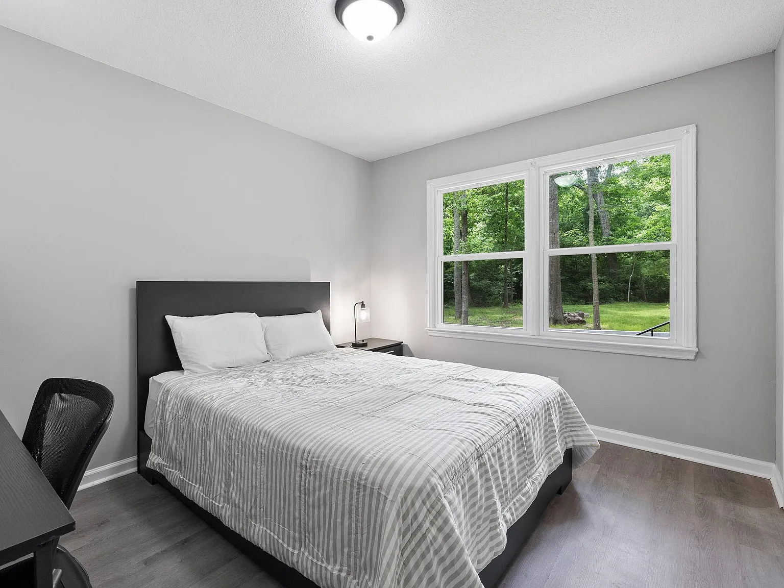 3 bed, 2.5 bath, 922 sqft, $1,001 — Photo 2