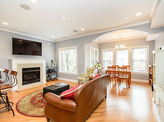 2nd image of 1455 W Winnemac Ave #2