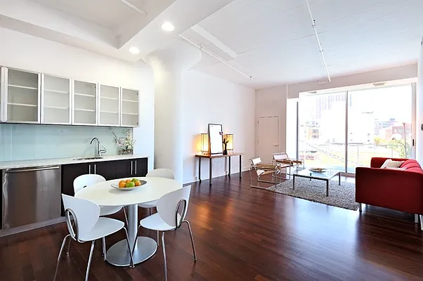 Rented by CORE | media 66