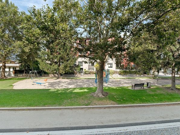 450 Groves Ave #102, Kelowna, BC V1Y 4Y5