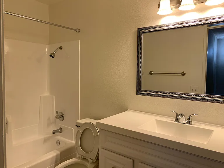 Upstair Bath Room