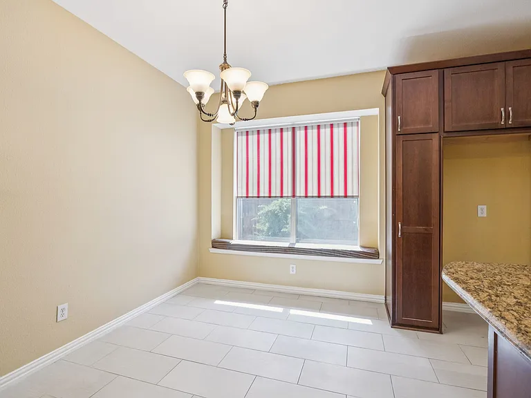 3201 Kent Dr — Photo 8