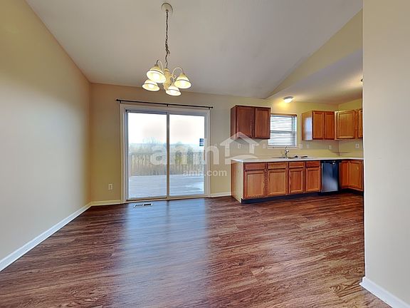 5th image of 6874 Beagle Dr
