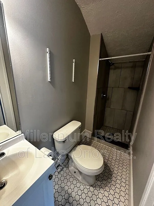 Studio, 1.0 bath, 500 sqft, $775 — Photo 4