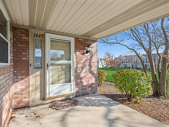 2nd image of 1445 Greens Ct #1445