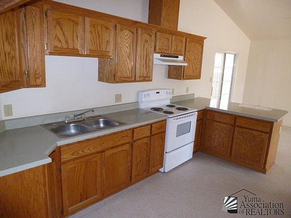4th image of 1392 E San Pedro St