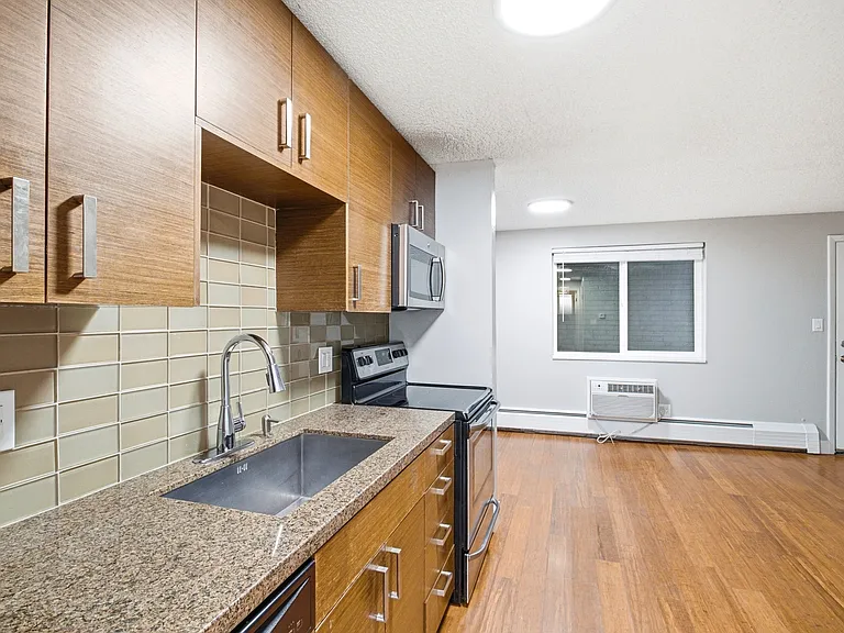 Pearl Apartments — Photo 55