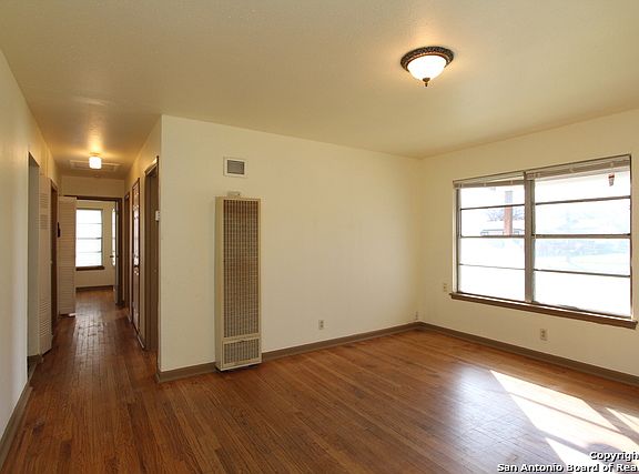 5th image of 3019 Hatton St