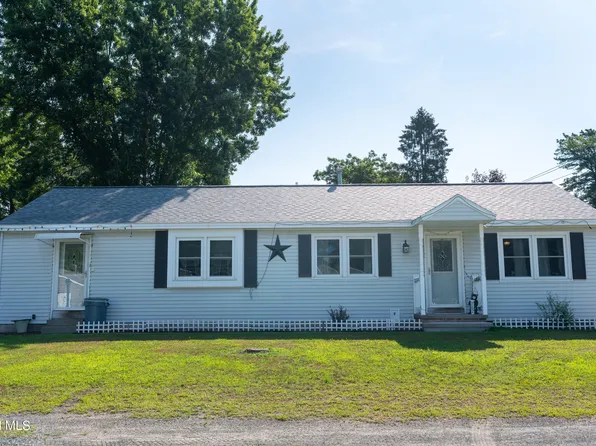 4 Leo Street, Queensbury, NY 12804