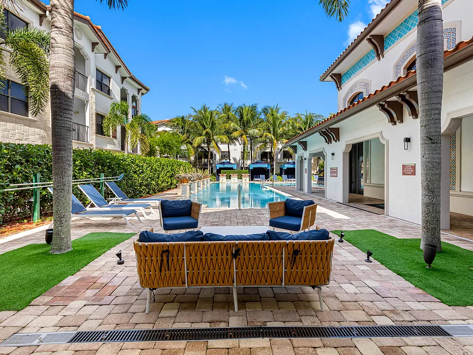 Miramar Park Apartments