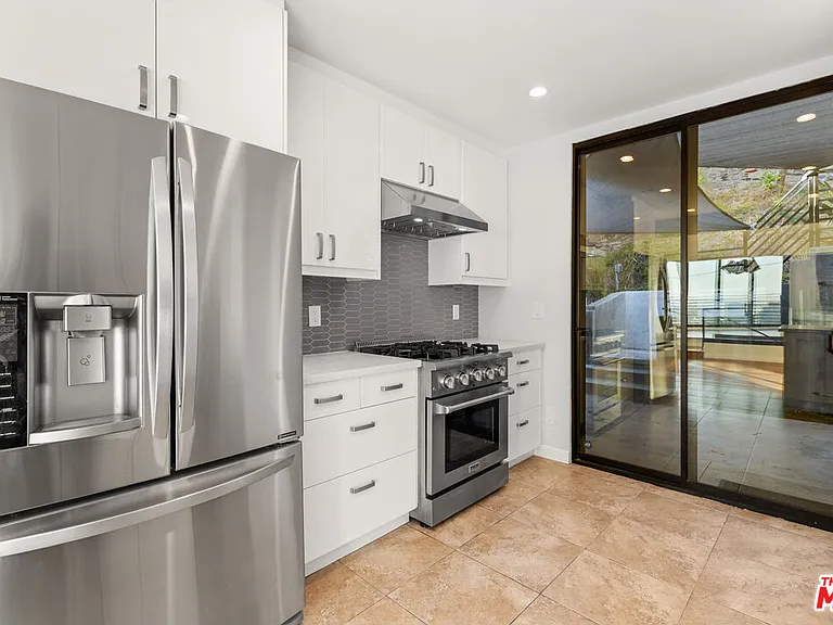 3921 Clayton Ave — Photo 19
