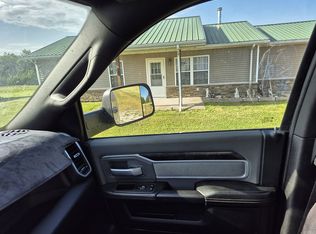 10870 E Kroeger Rd, Centralia, MO 65240