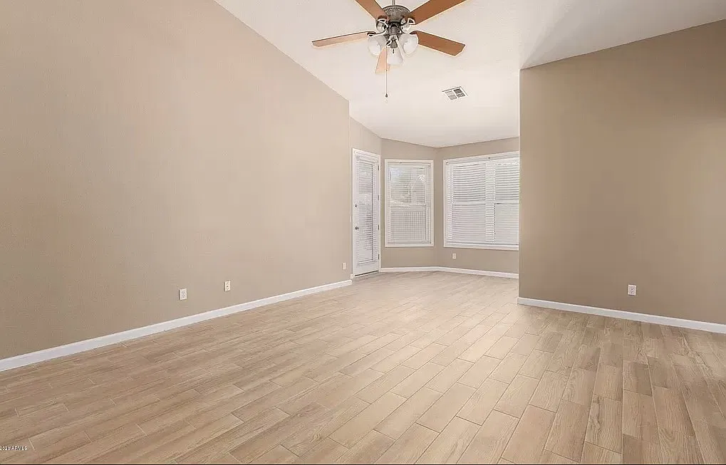658 N Poplar Ct — Photo 4