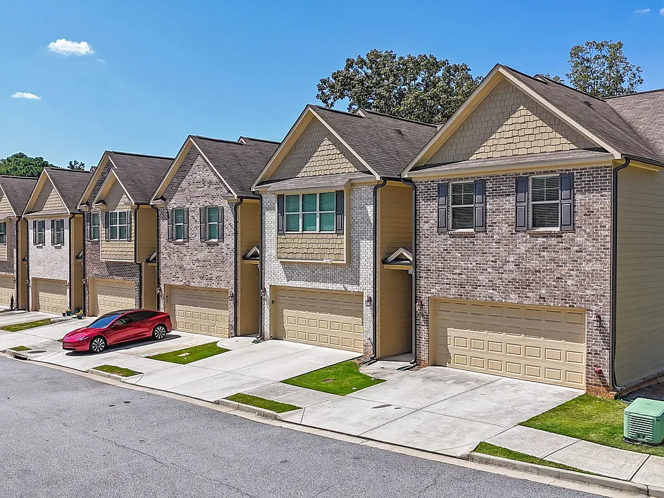 232 Cashes Dr