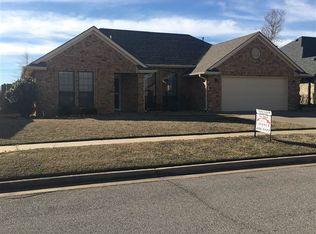 6814 NW Crestwood Dr, Lawton, OK 73505