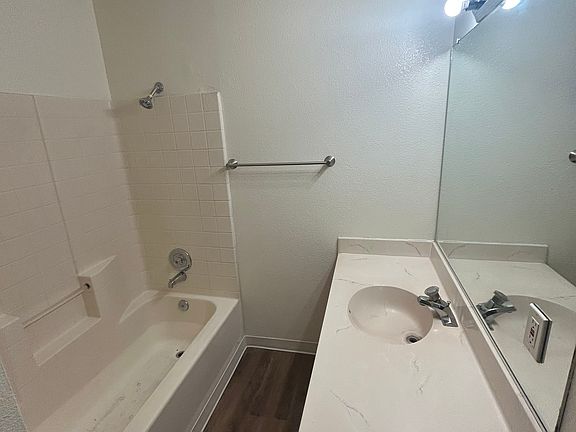 5th image of 1185 Lewis St APT 101