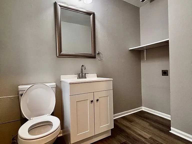 Silver Rock Avenue Apartments — Photo 3