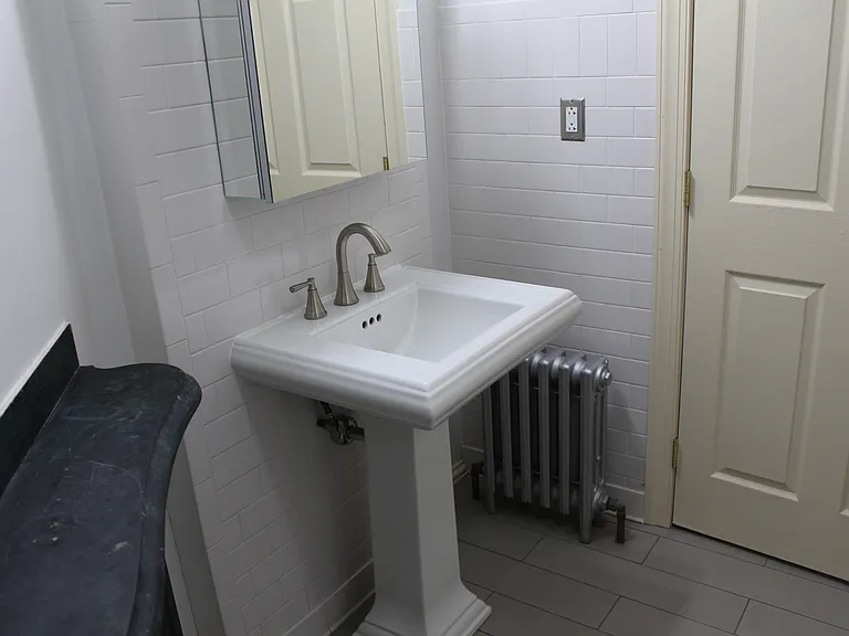 4222 Chestnut St #1F — Photo 11