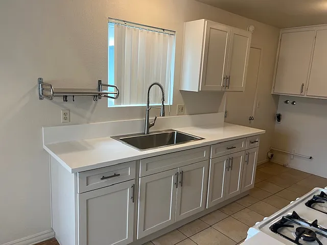 2 bed, 827 sqft, $2,980 — Photo 4