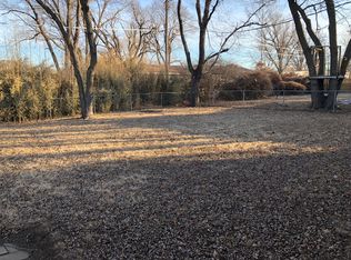 1900 SW Harp Pl, Topeka, KS 66611