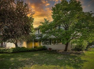 3032 Dorland Rd, Saint Paul, MN 55109