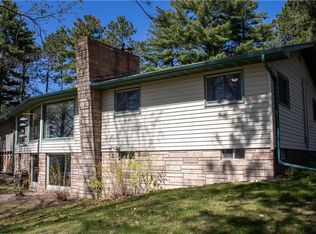 411 Bay Ave, Spooner, WI 54801