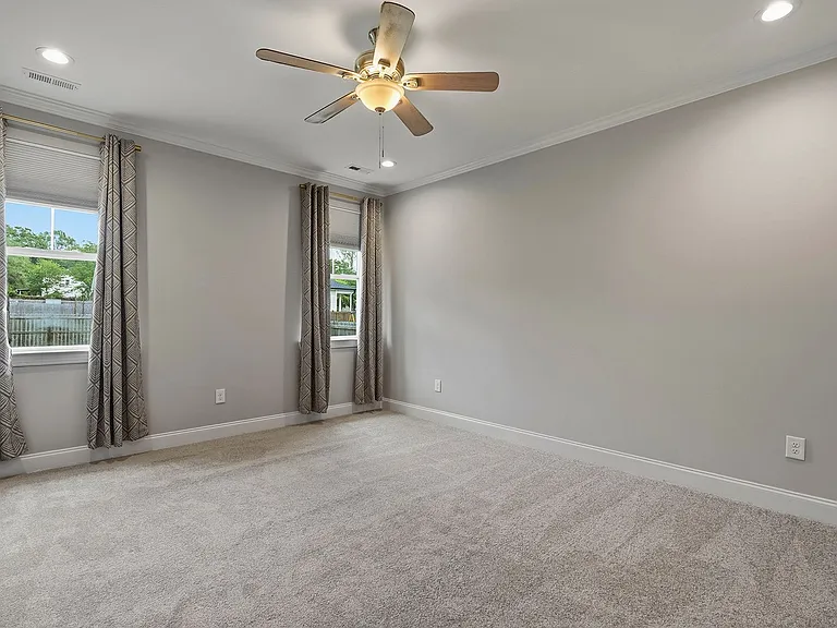 573 Circle Dr — Photo 18