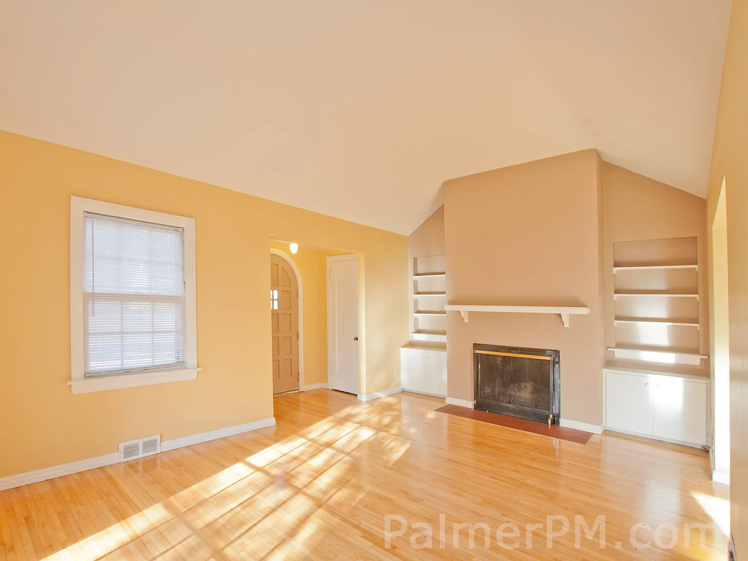 3 bed, 1266 sqft, $2,000 — Photo 2