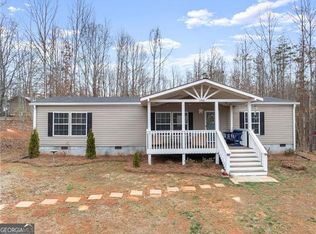 156 Arrow Lake Dr, Cleveland, GA 30528