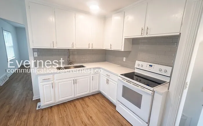 20600 Watson Rd — Photo 3