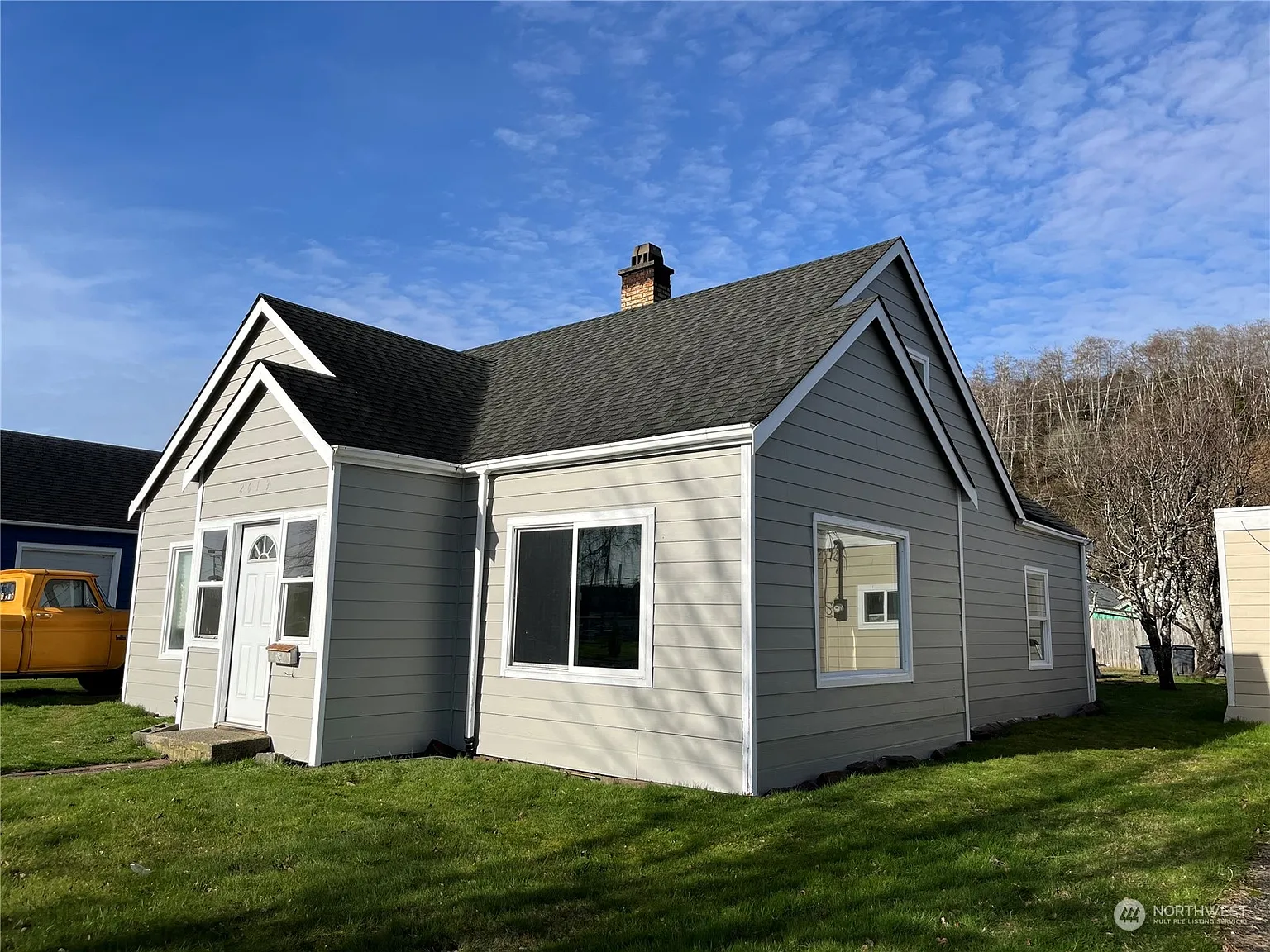 2619 Sumner Avenue photo 1