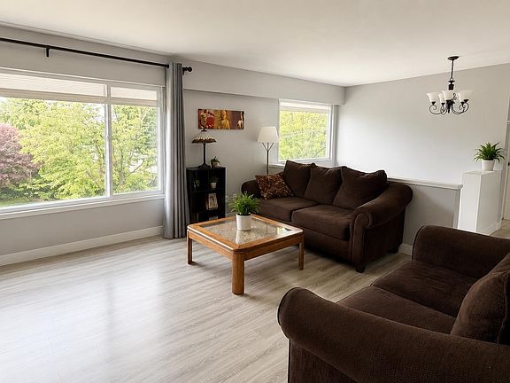 4th image of 9720 Crown Cres