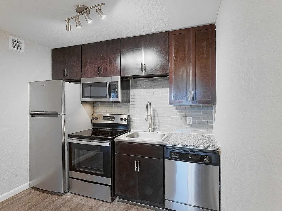 8302 N Interstate Highway 35 #6207