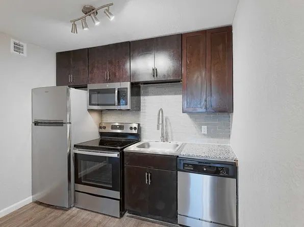 8302 N Interstate Highway 35, Austin, TX