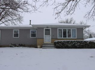 104 4th St, Hudson, IA 50643