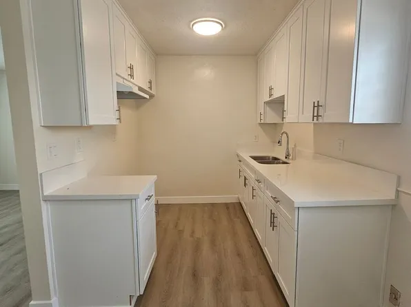 England Ave, 10218 England Ave APT 2, Inglewood, CA 90303