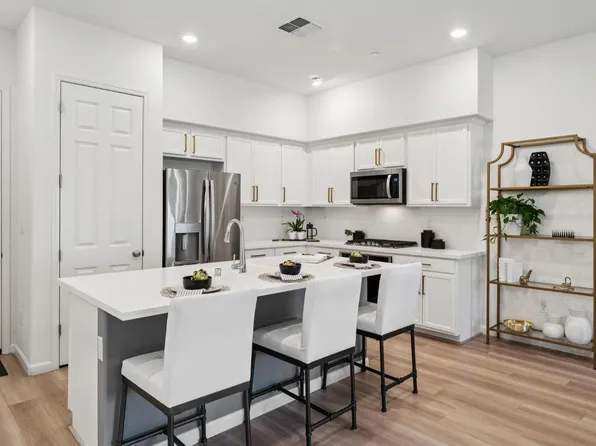 28 Lesina Way, Novato, CA 94945