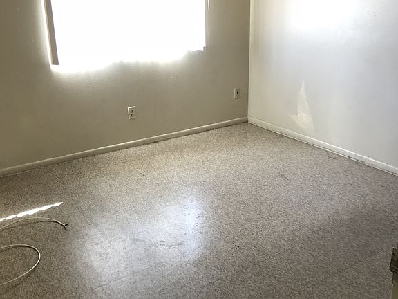 3rd image of 24550-24560 Atwood Ave #50-7