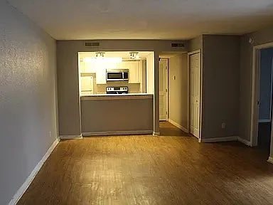 8433 Sycamore Tree Dr #201 — Photo 9
