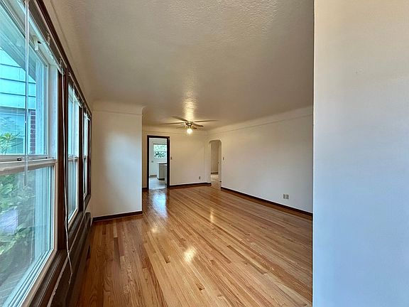 2nd image of 2625-2639 SE Main St #2633