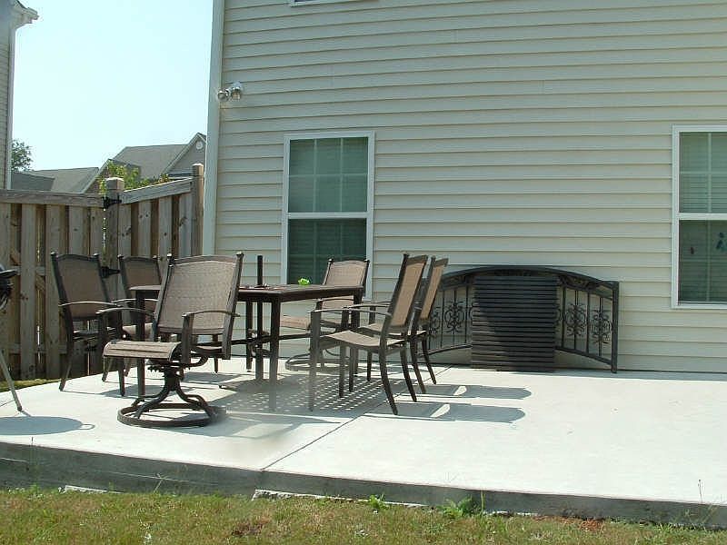2nd image of 1827 River Shoals Dr NE