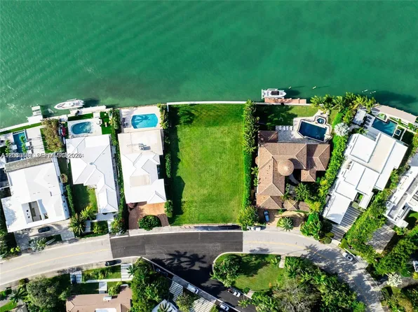 10312 W Broadview Dr, Bay Harbor Islands, FL 33154