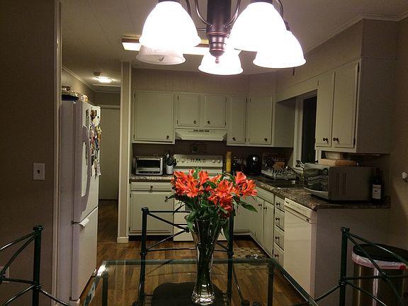 5th image of 33 Aitken Ave
