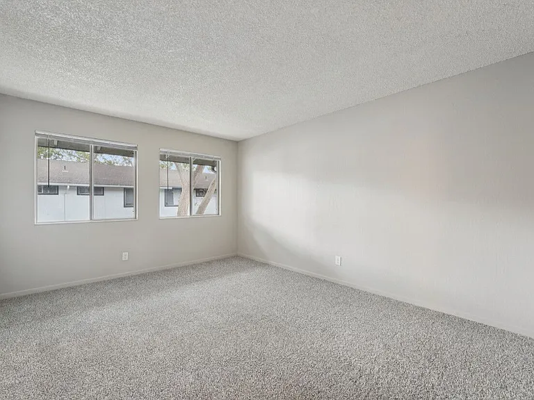 The Valley Apartments — Photo 47