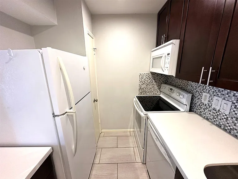 2750 Holly Hall St #704 — Photo 9