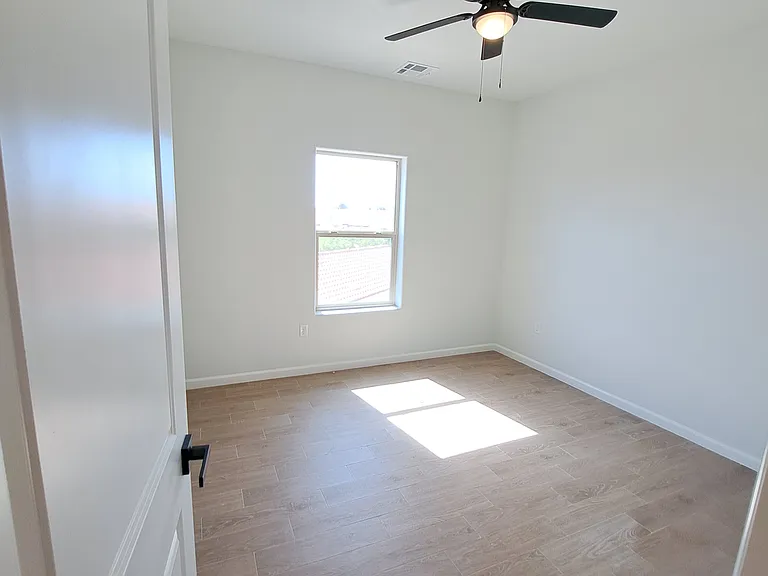 1273 Mission Nuevo Dr #B — Photo 10