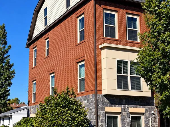 1745 13th St S #1, Arlington, VA 22204