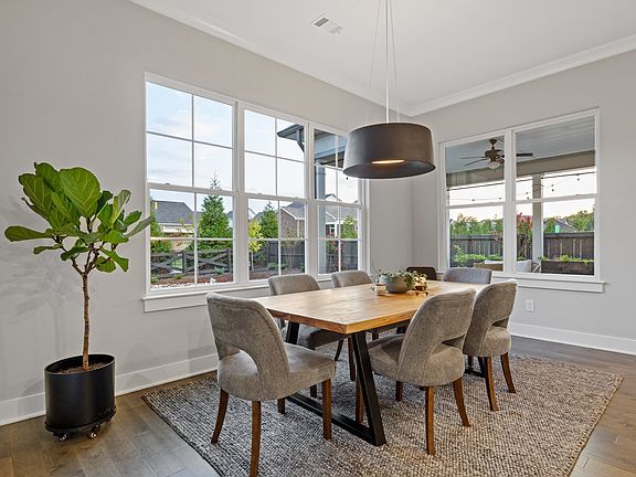 5th image of 209 Broadgreen Ln